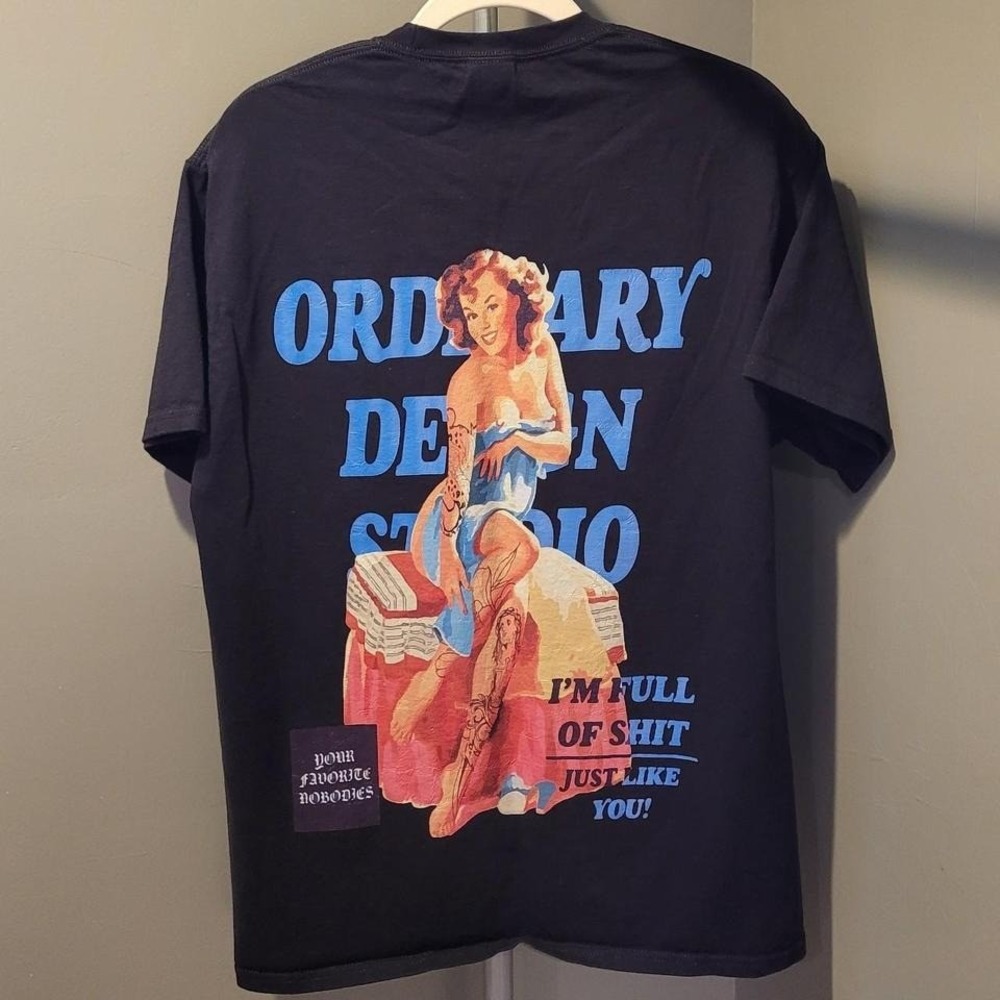 Ordinary Design Studio Men's Pinup Girl Graphic T-Shirt, Size L, Black Multi